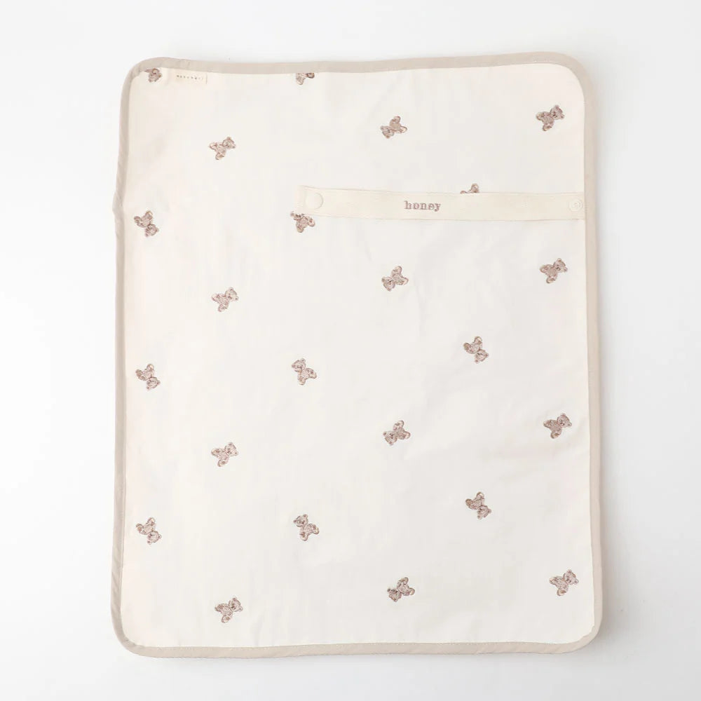 Moncheri Bear Pattern Water-Repellent Compact Cafe Mat